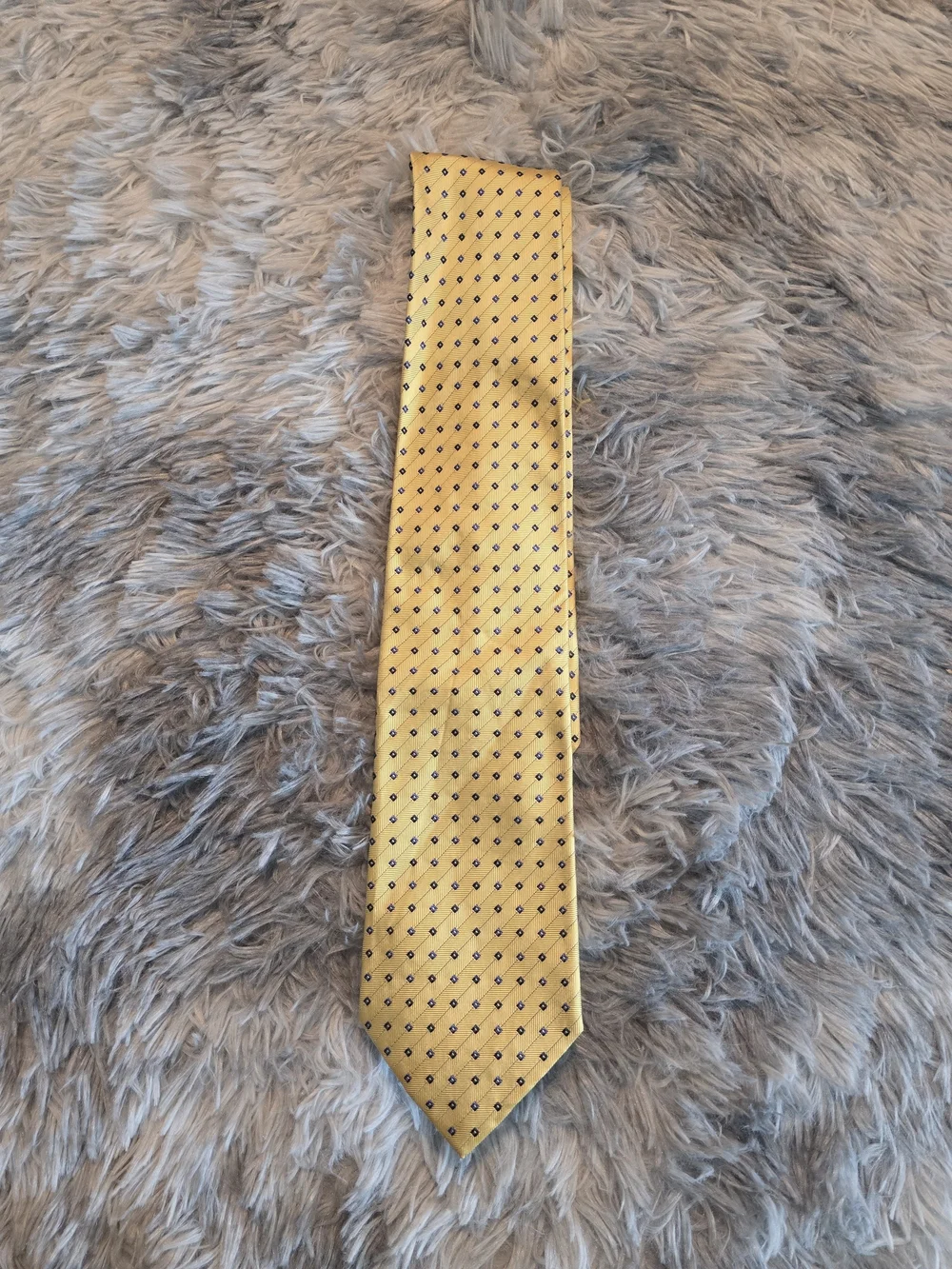 Barneys New York Yellow Triangle Dot Men's Silk Tie